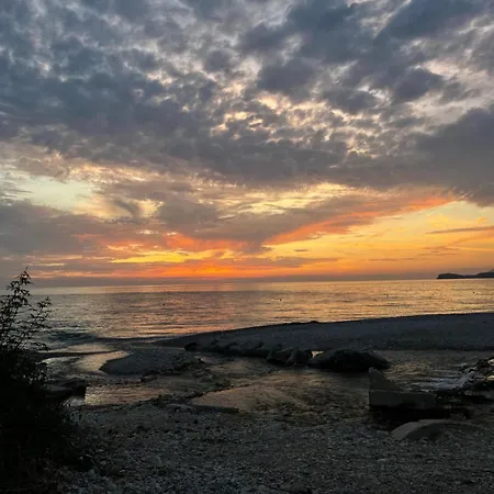 Riverside Bunec Lüks kamp alanı Piqeras