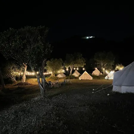 Riverside Bunec Camping *