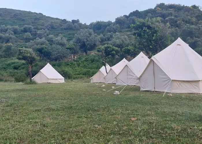 Riverside Bunec Lüks kamp alanı Piqeras